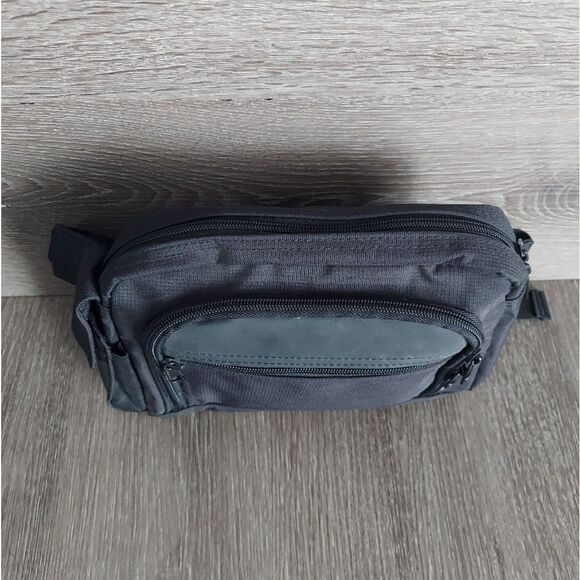 Swiss Army Equipped Black Fanny Pack Waist Bag - Picture 2 of 9